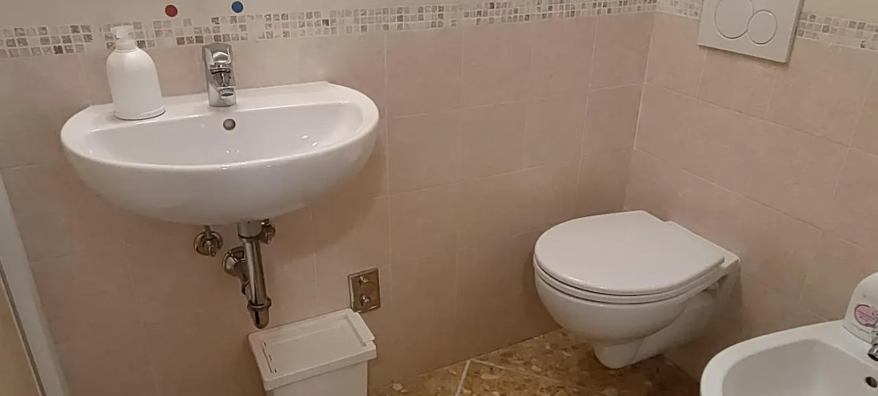 Guest house Cisanello Room Rent Pisa Italy